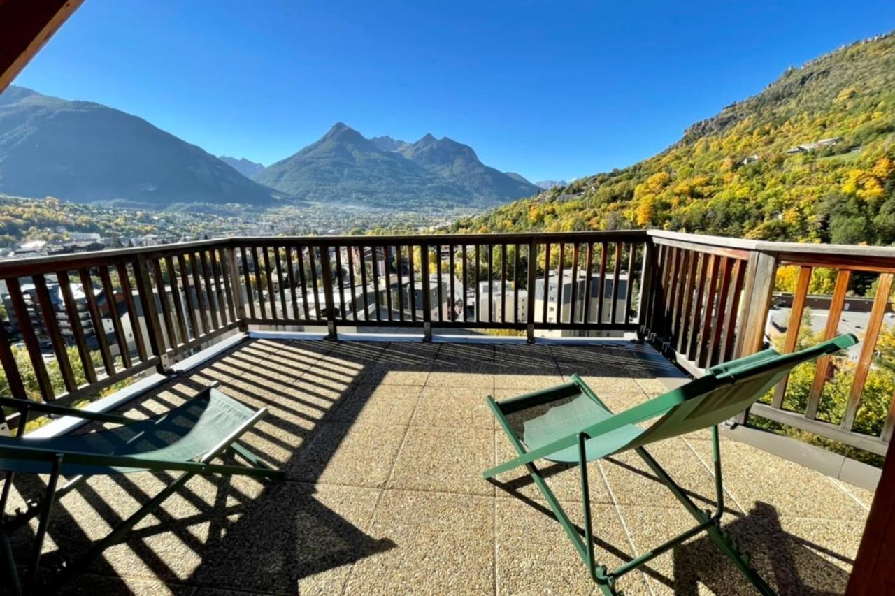 Large Chalet With Terrace And View In Briancon公寓 外观 照片
